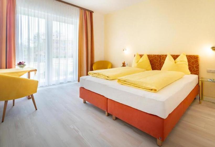 בית מלון כפרי Pension Helios