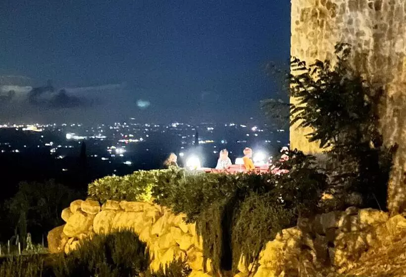 Hotelli Valdonica Winery Fine Dine & Wine
