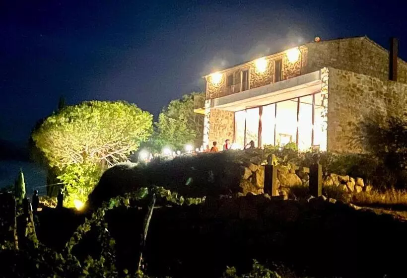 Hotelli Valdonica Winery Fine Dine & Wine