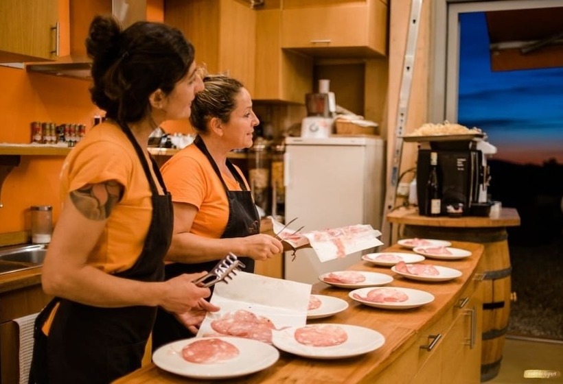 Отель Valdonica Winery Fine Dine & Wine