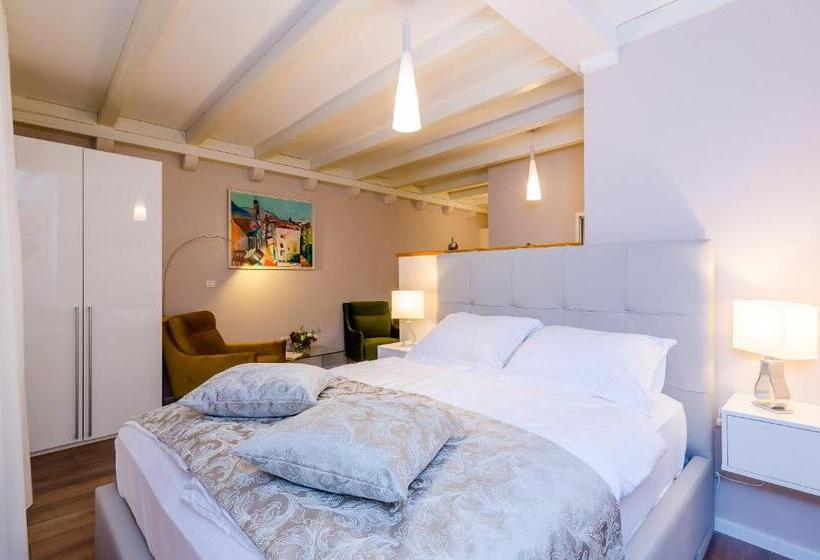 هتل Villa Flores Studio Apartment