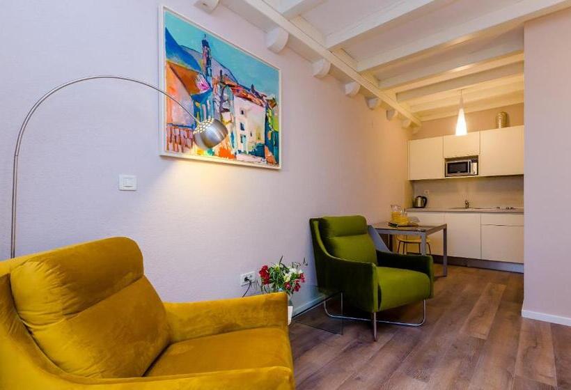 هتل Villa Flores Studio Apartment