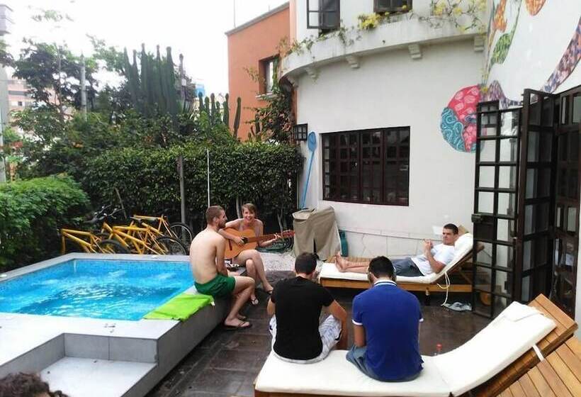 Nomade Backpackers Hostel