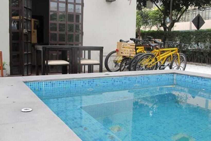 Nomade Backpackers Hostel