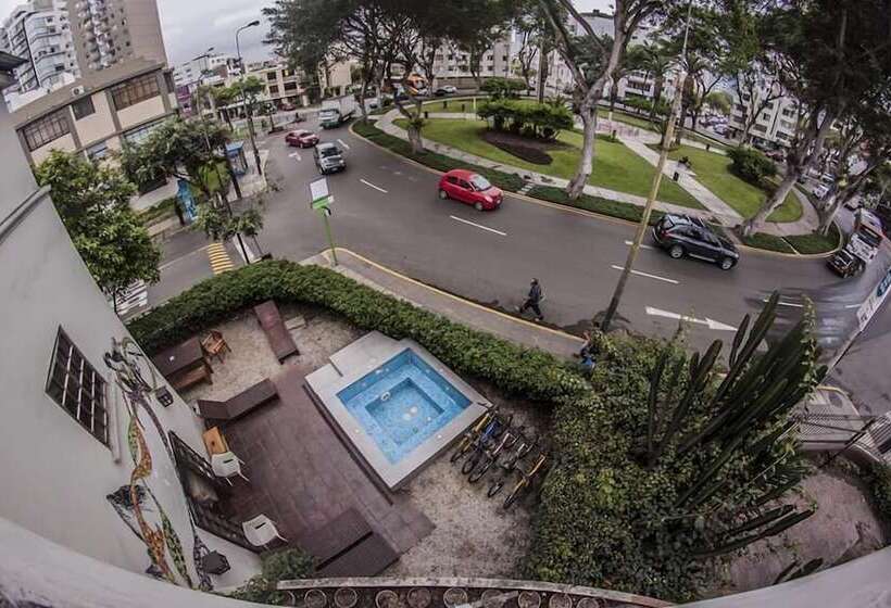 Nomade Backpackers Hostel