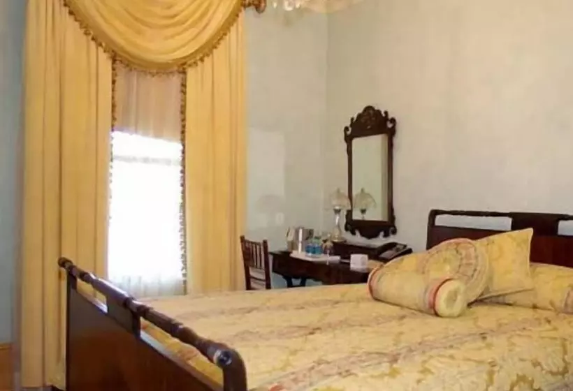 The Hotel Magnolia