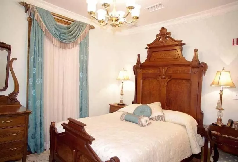 The Hotel Magnolia