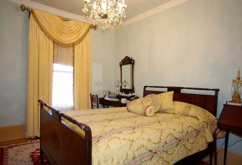 The Hotel Magnolia