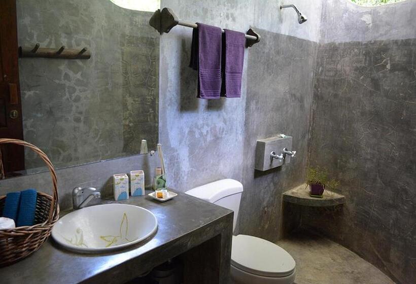 Bed and Breakfast Indigo Yoga Surf Resort