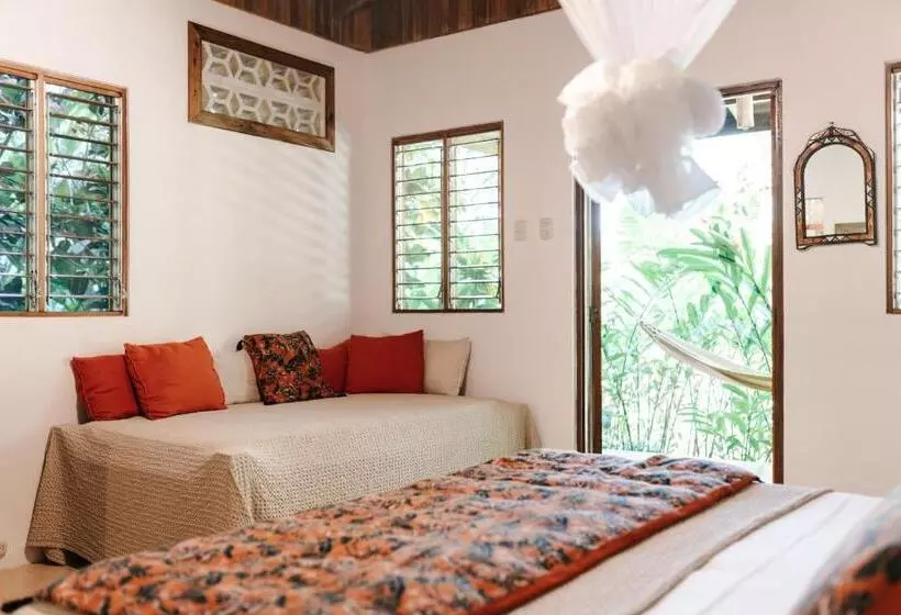 Aamiaismajoitus (B&B) Star Mountain Jungle Lodge   Mal Pais, Santa Teresa