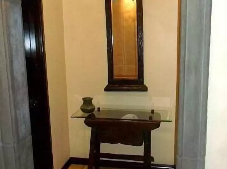 هتل 1915 Inn & Suites