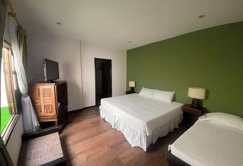 هتل 1915 Inn & Suites