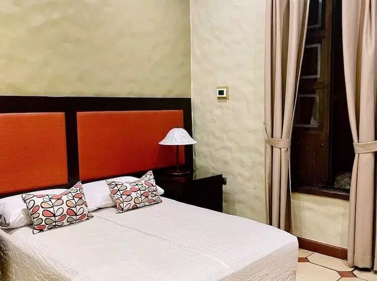 هتل 1915 Inn & Suites