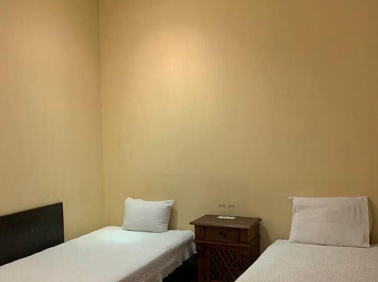 فندق 1915 Inn & Suites