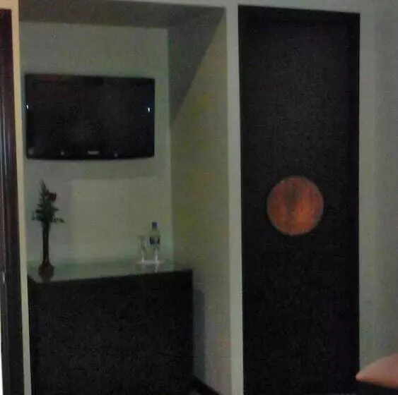هتل 1915 Inn & Suites
