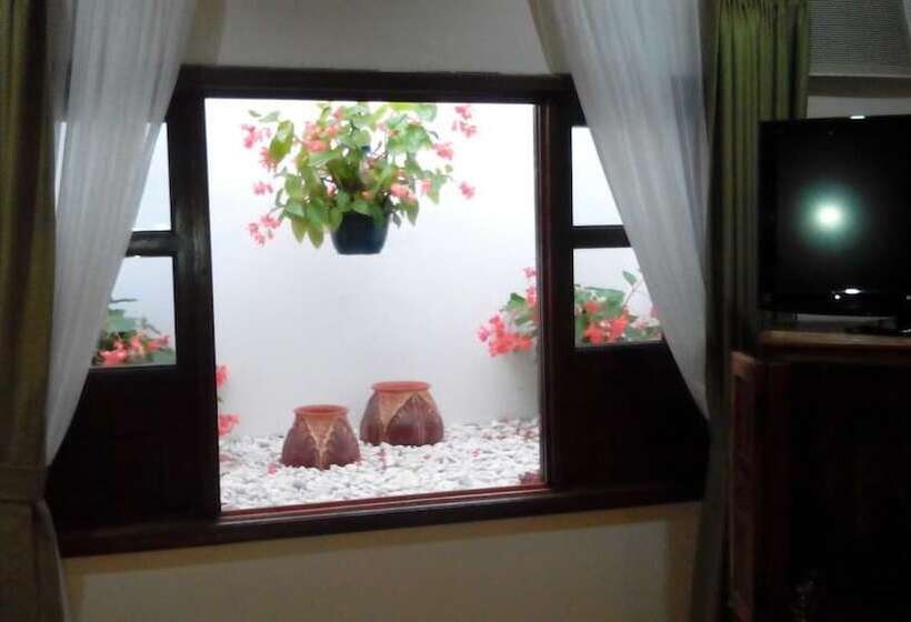 فندق 1915 Inn & Suites