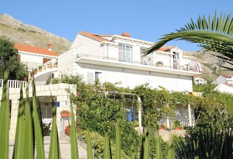 Hotelli Studio Apartment Andrijana