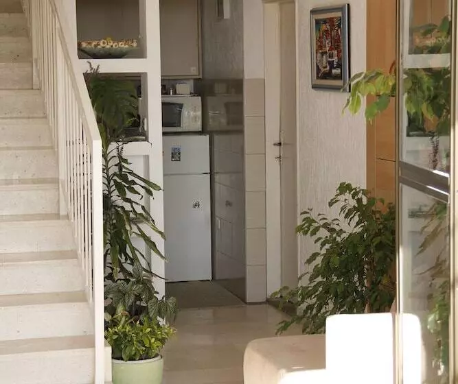 Hotelli Studio Apartment Andrijana