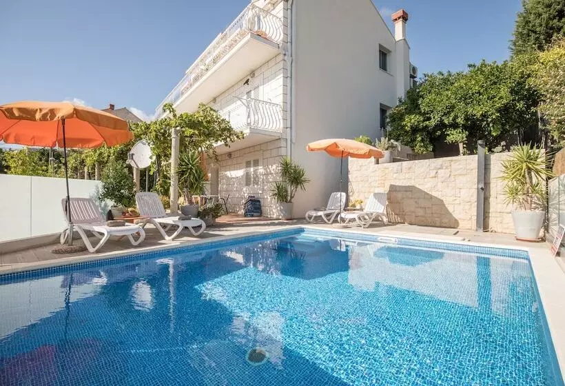 Hotelli Studio Apartment Andrijana