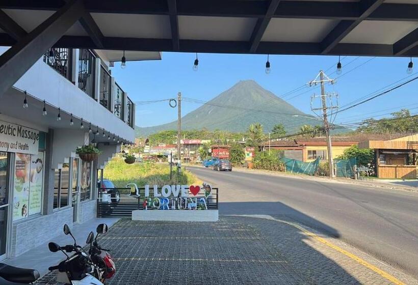 فندق Arenal By Regina