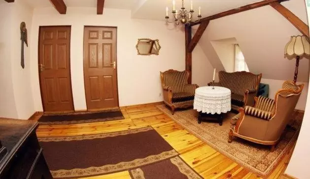 هتل Dworek Kutno