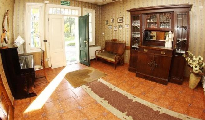 فندق Dworek Kutno