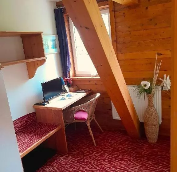 ホテル Gästehaus Krone