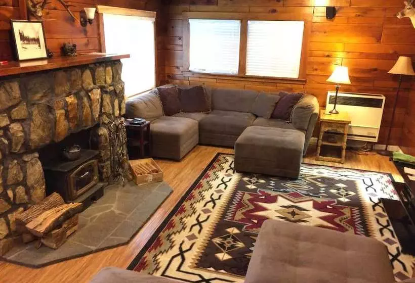 Hotelli The Long Barn Lodge