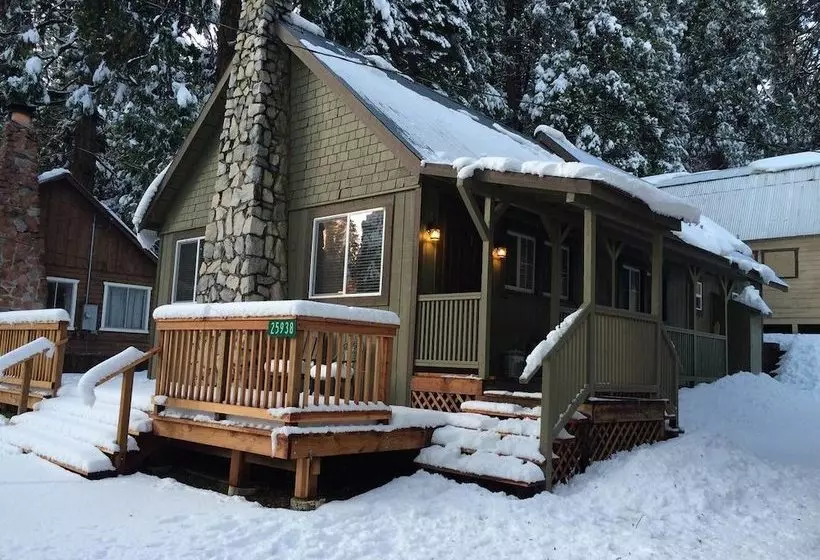Hotelli The Long Barn Lodge