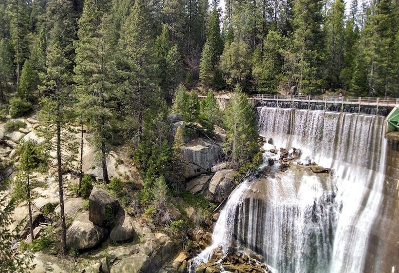 فندق The Long Barn Lodge