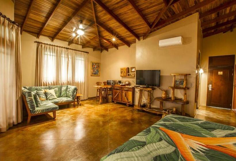 Отель Lost Iguana Resort And Spa