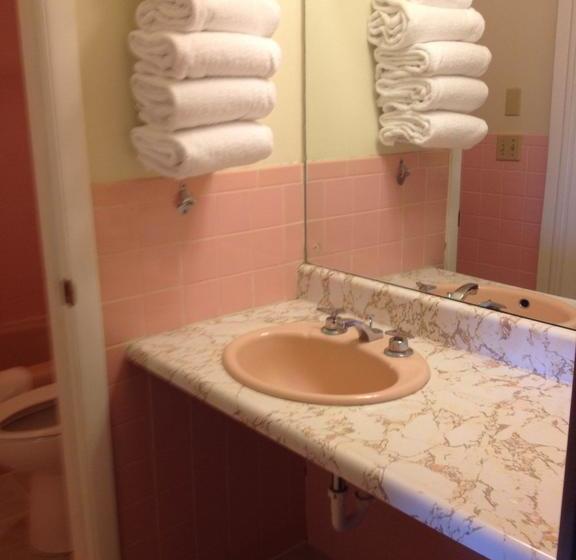 فندق Oneida Village Inn