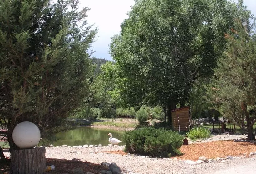 Hotelli Questa Lodge