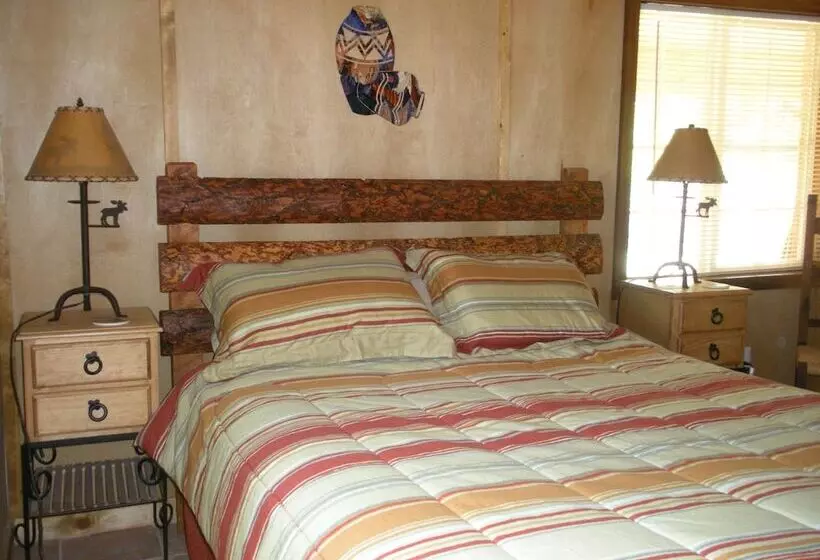 Hotelli Questa Lodge