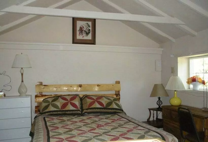 Hotelli Questa Lodge