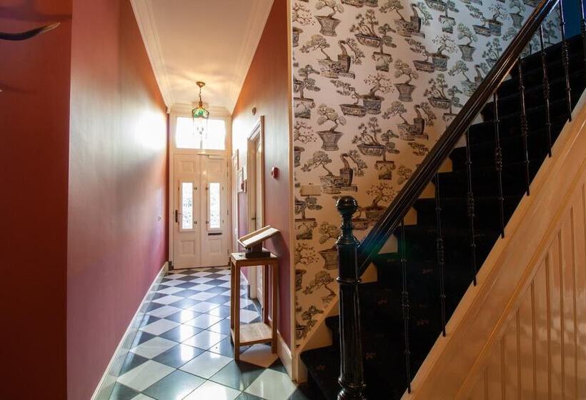 ホテル Villa Veertien