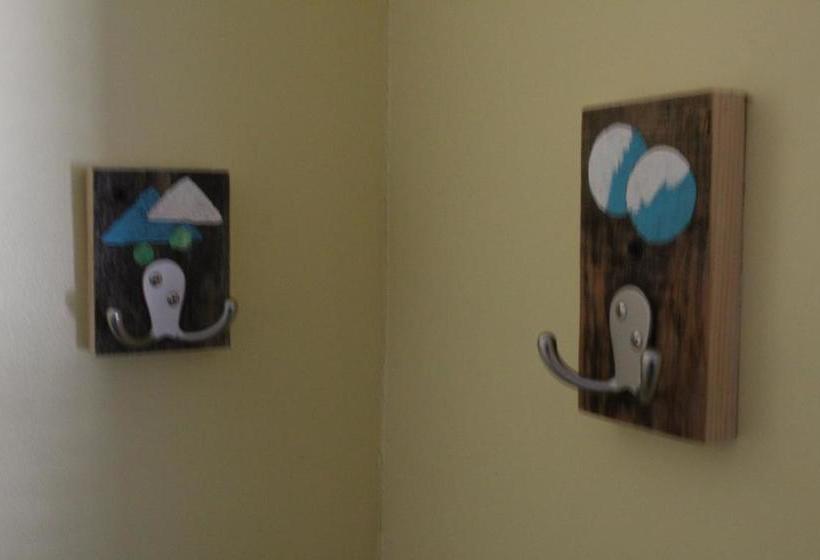 هتل White Mountains Hostel