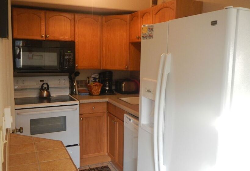 Sea Haven Motel & Guest House