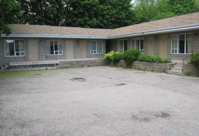 Clarkson Village Motel, 1815 Lakeshore Rd West Mississauga