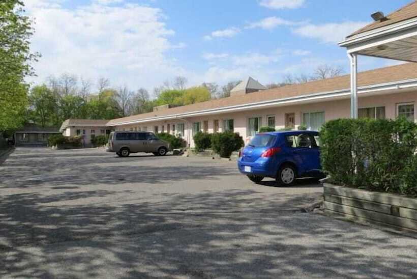 Clarkson Village Motel