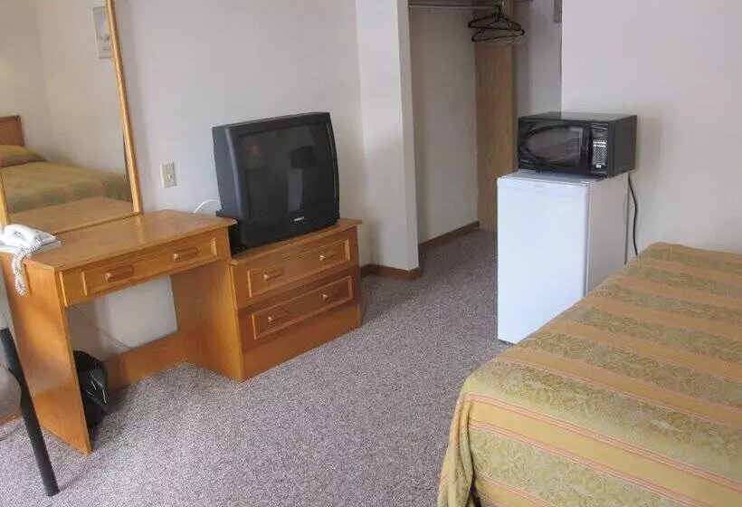 Clarkson Village Motel, 1815 Lakeshore Rd West Mississauga