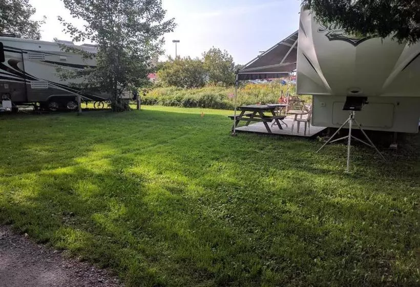 Franklin Motel, Tent & Trailer Park