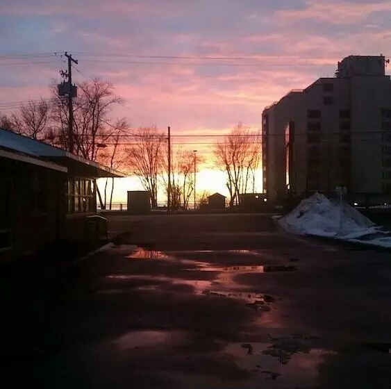 Franklin Motel, Tent & Trailer Park