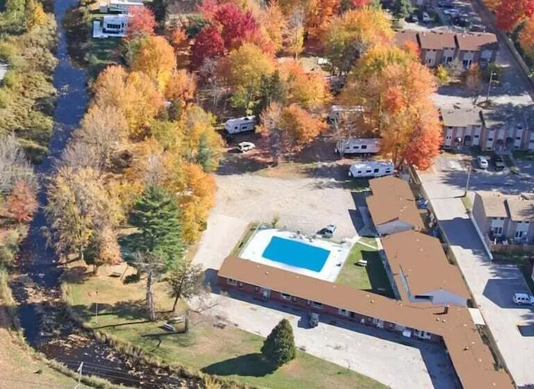 Franklin Motel, Tent & Trailer Park