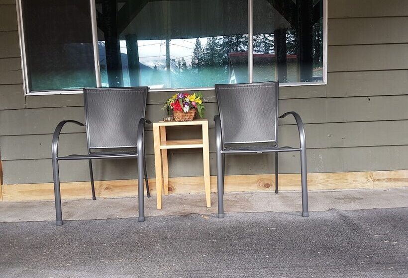 Holiday Motel & Rv Resort