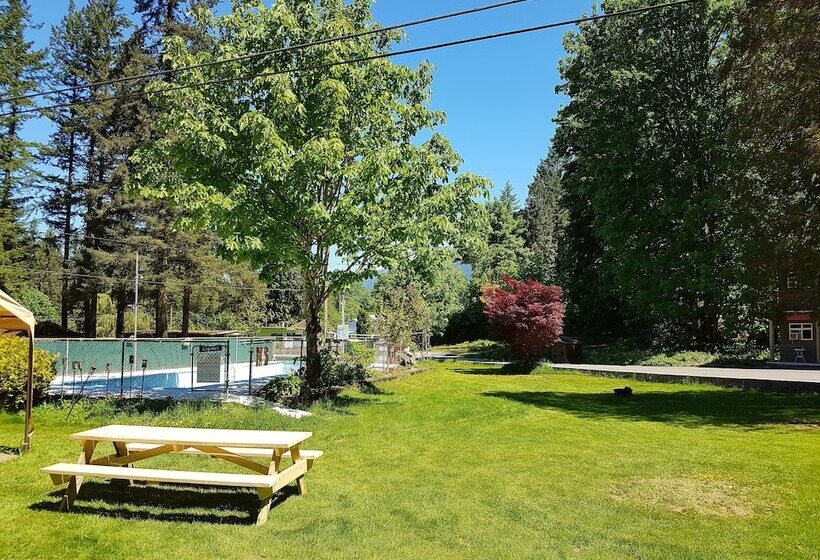 Holiday Motel & Rv Resort