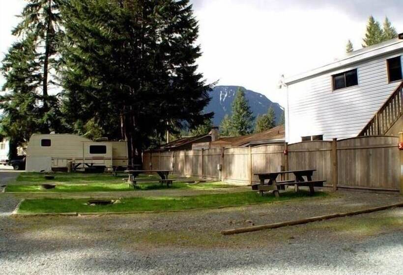 Holiday Motel & Rv Resort