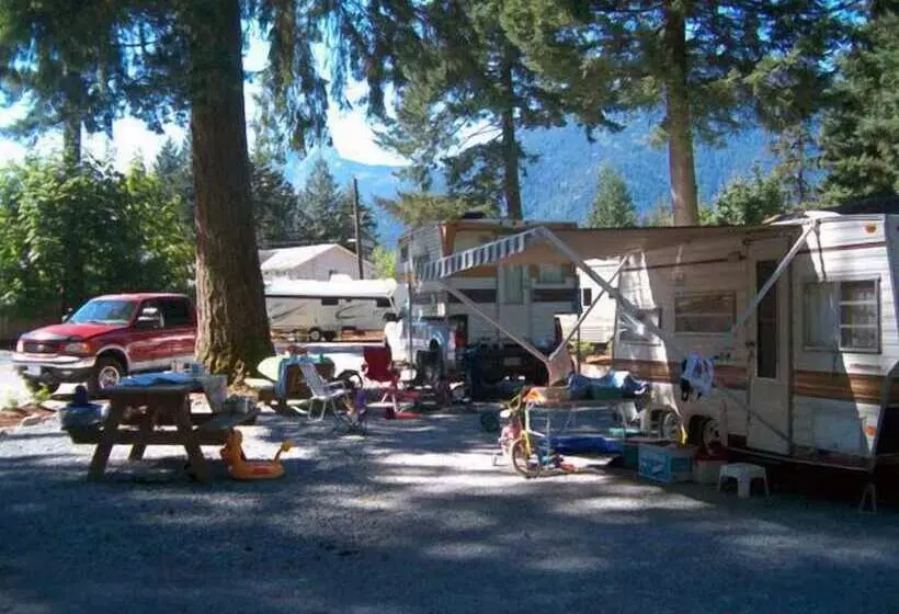 Holiday Motel & Rv Resort
