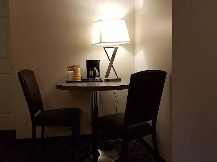 Holiday Motel & Rv Resort