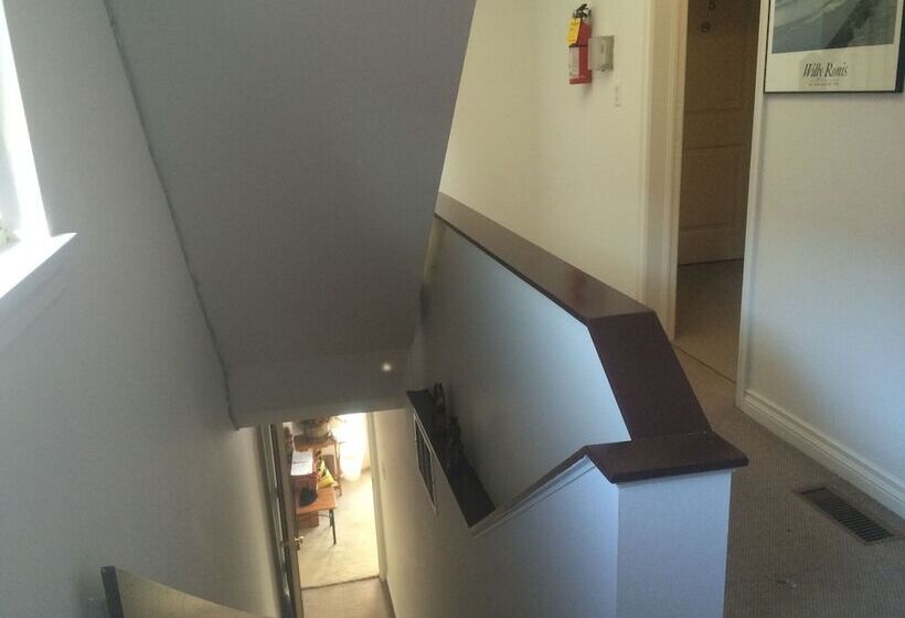 فندق Ada S Guesthouse